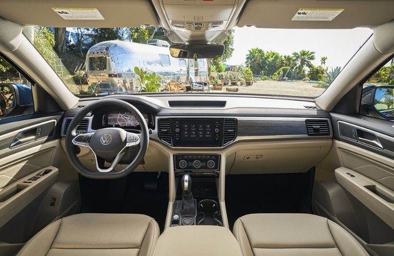 2022 VW Atlas front interior view